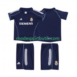 Real Madrid Matchtröja 2005 Retro Borta 2006 Kortärmad ,Fotbollsställ Barn Real Madrid Matchtröja 2005 Retro Borta 2006 Kortärmad ,Fotbollsställ Barn