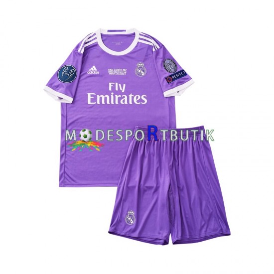 Real Madrid Matchtröja 2016 Retro Borta Kortärmad ,Fotbollsställ Barn